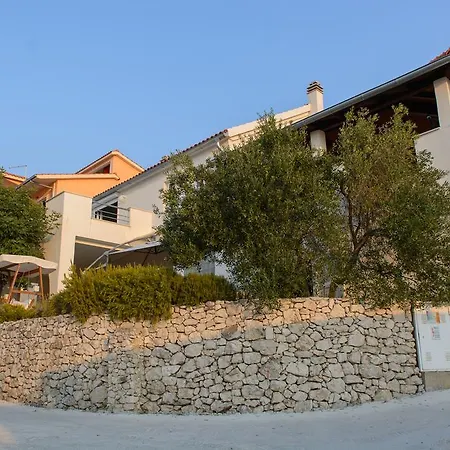 Apartman Plavet روغوزنيكا